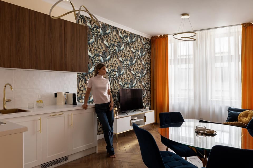 TV and multimedia, Kitchen or kitchenette, Photo of the whole room, Seating area, Guests