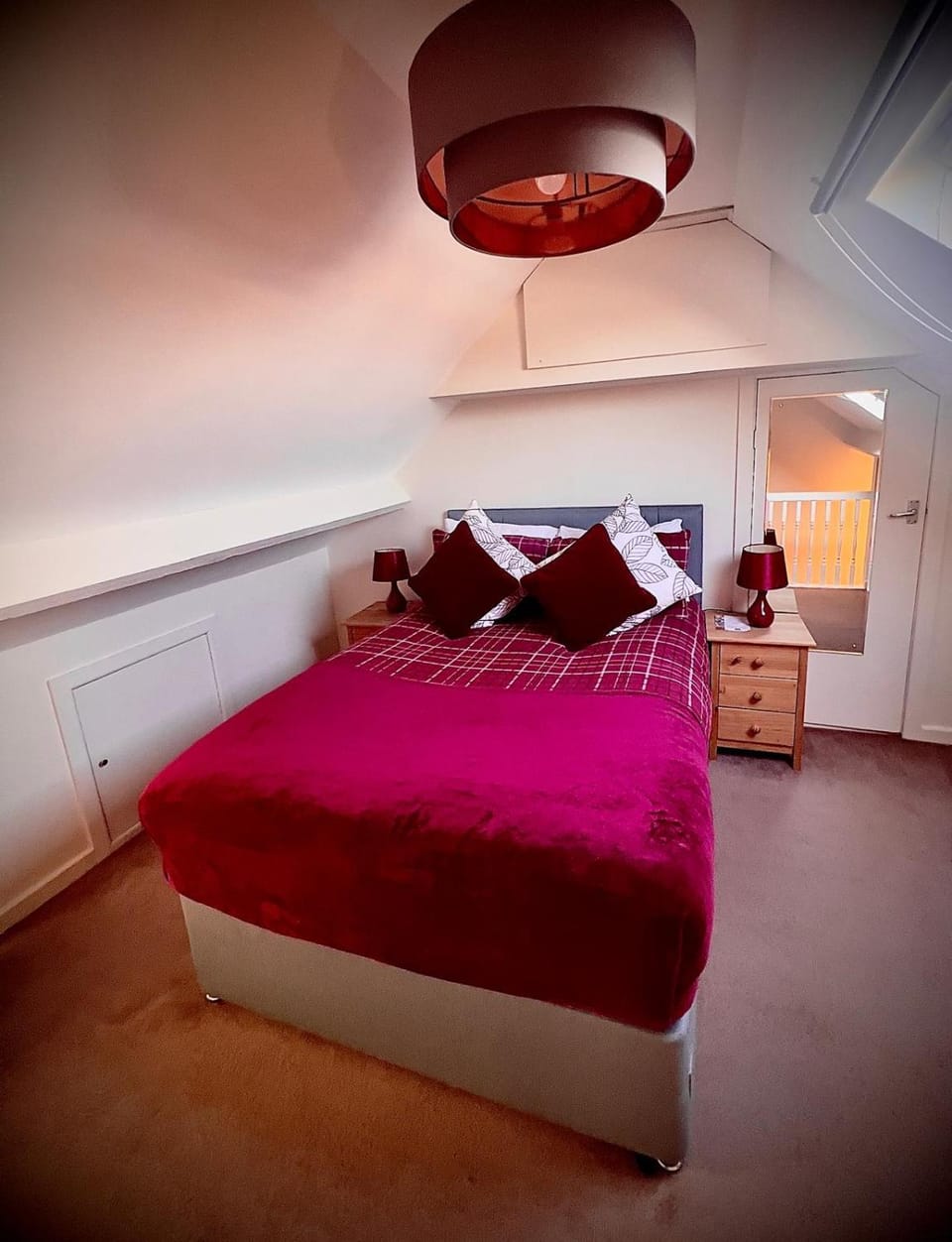 Free Parking 3-Bedroom House Near York Town House in York