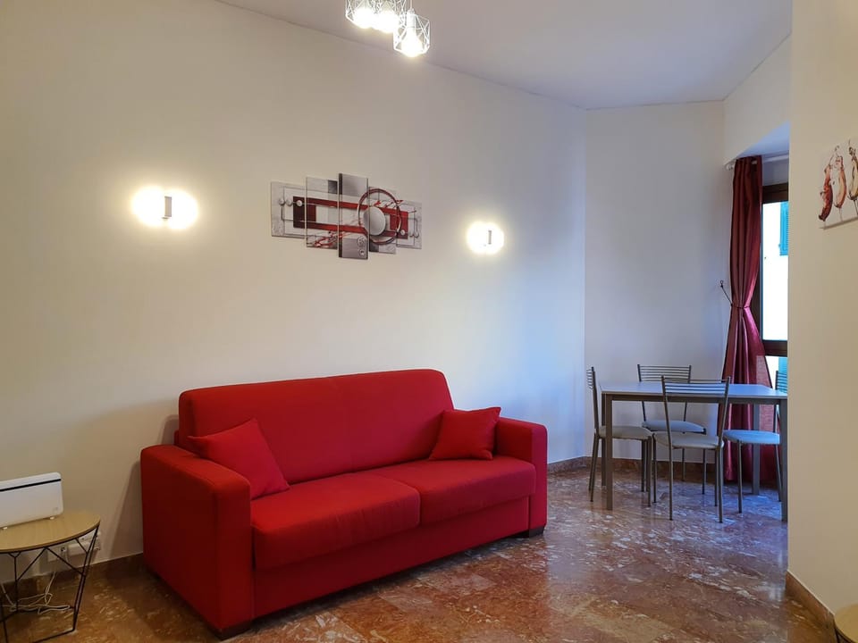 Living room, Lounge or bar, Seating area, Dining area