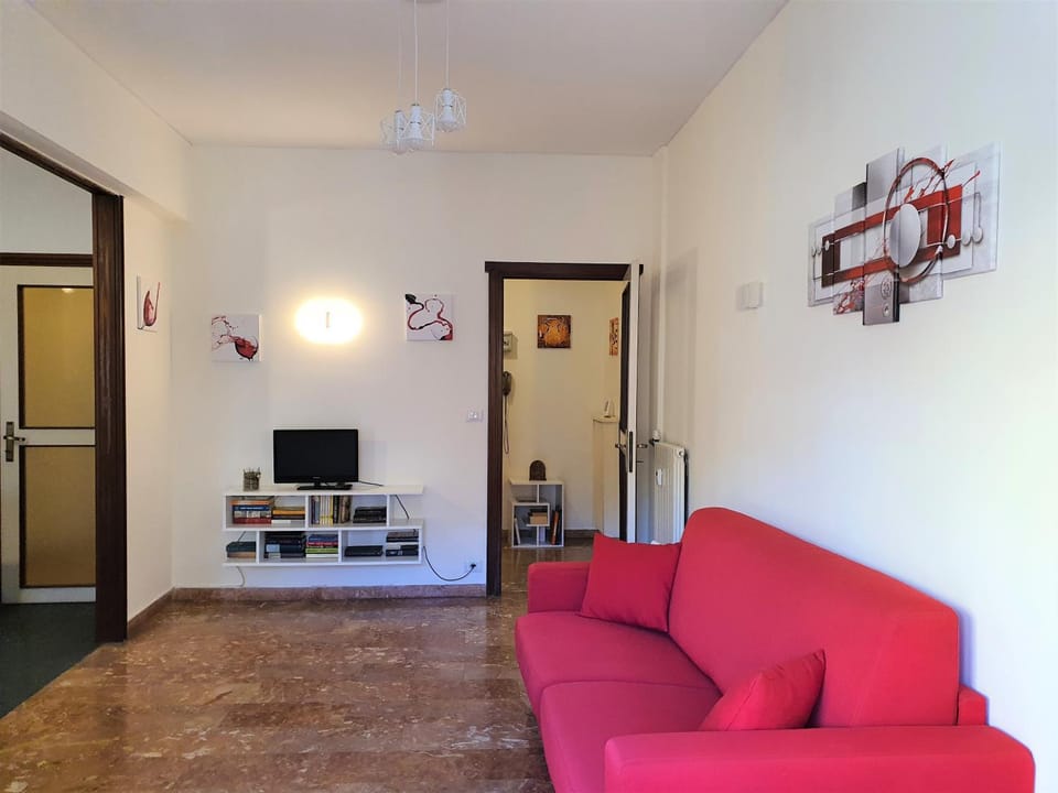 Living room, Lounge or bar, Seating area, Dining area