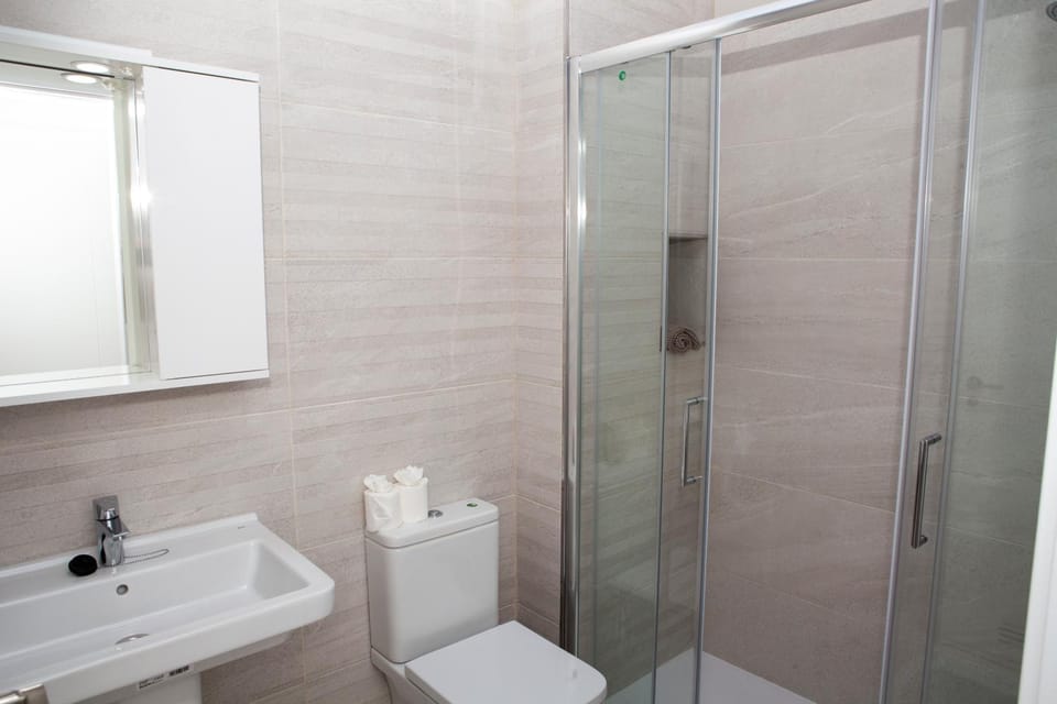 Brand-New 2-Bedroom Apartment, 500m from the Beach Apartment in Torre del Mar