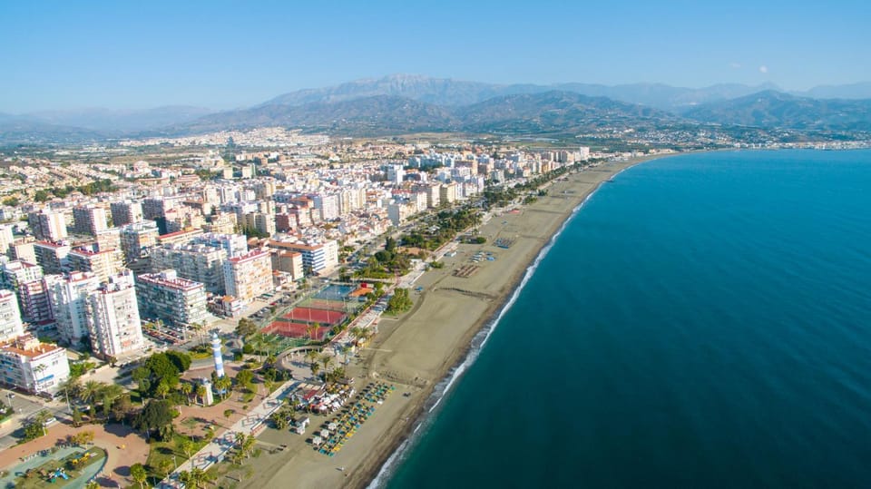 Brand-New 2-Bedroom Apartment, 500m from the Beach Apartment in Torre del Mar