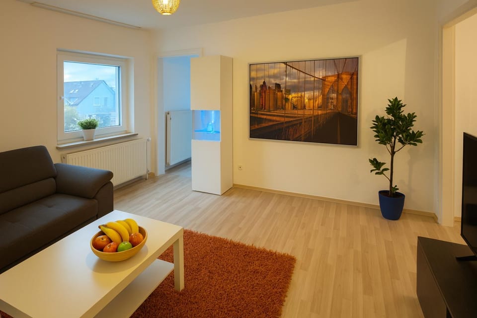 TV and multimedia, Living room, Decorative detail, Seating area
