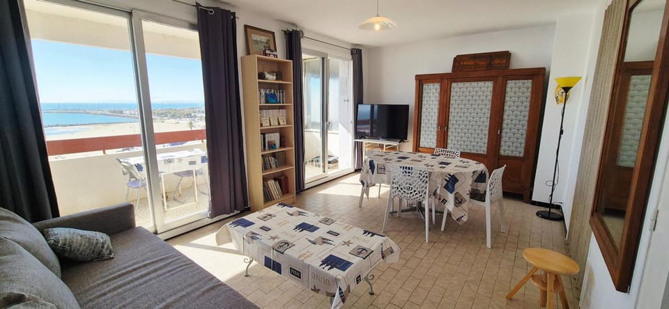 Living room, Sea view