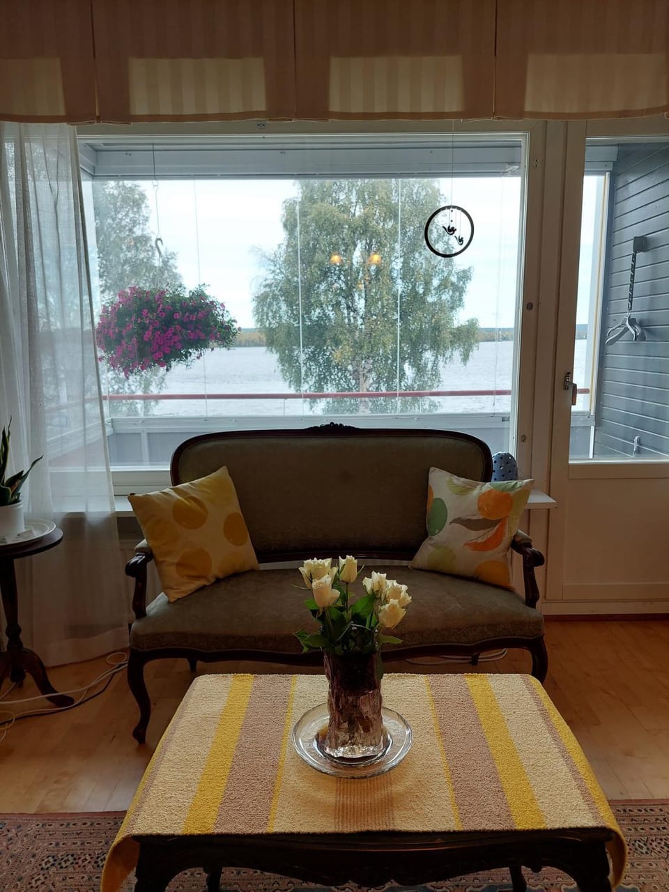View (from property/room), Living room, Seating area