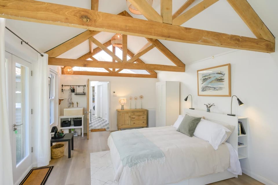 The Artists Studio Private Parking Frome Apartment in Frome