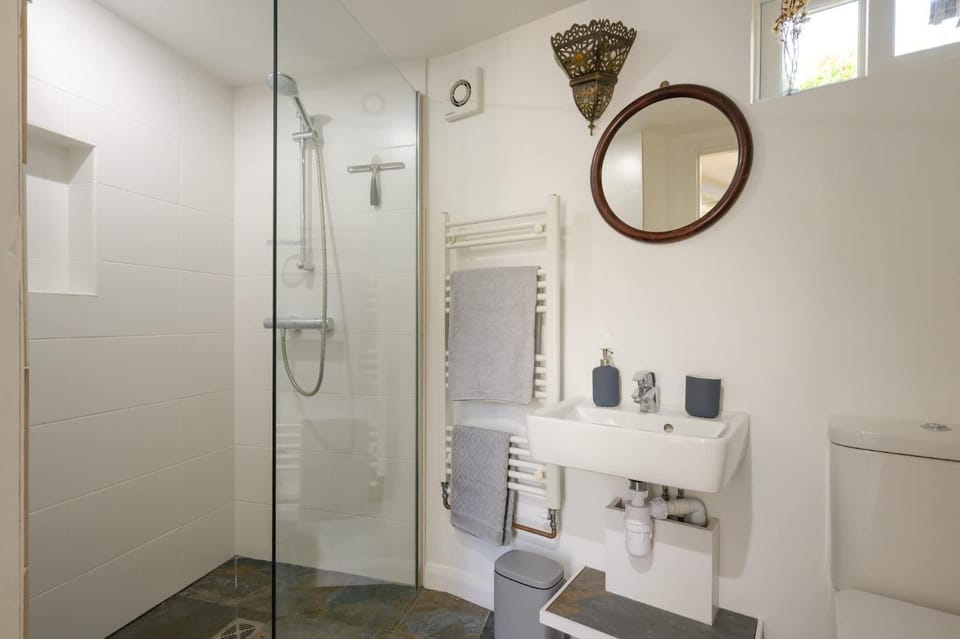 The Artists Studio Private Parking Frome Apartment in Frome