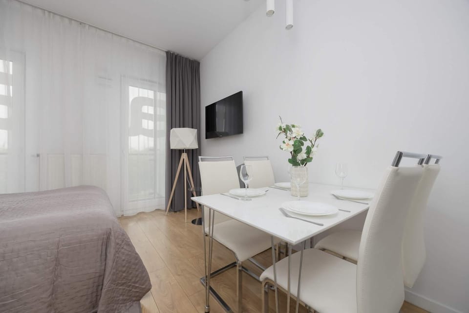 TV and multimedia, Living room, Dining area