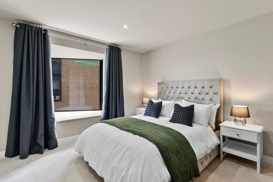 Photo of the whole room, Bedroom