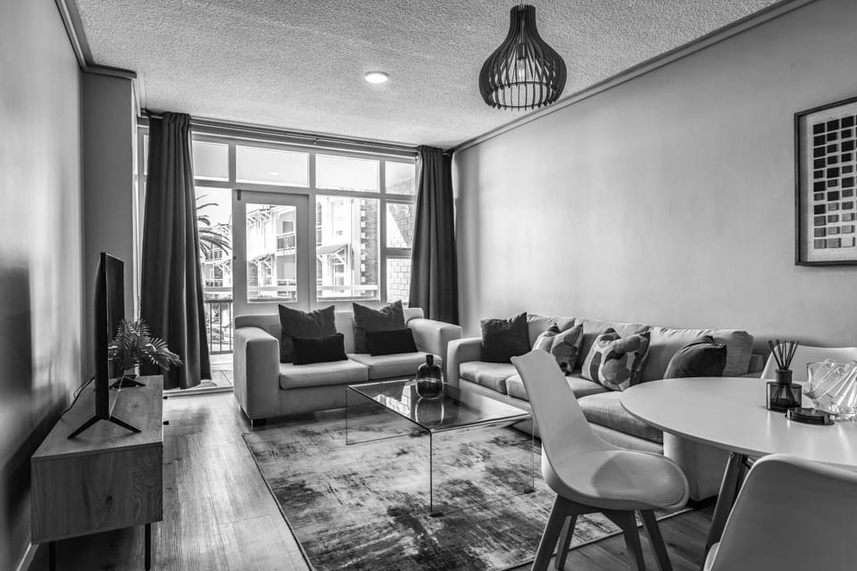 Unit 117 Brookes Hill Suites Apartment in Port Elizabeth