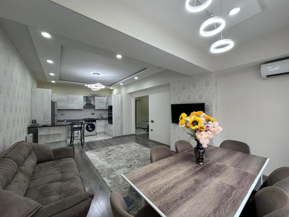 Kitchen or kitchenette, Living room, Seating area, Dining area, minibar, oven