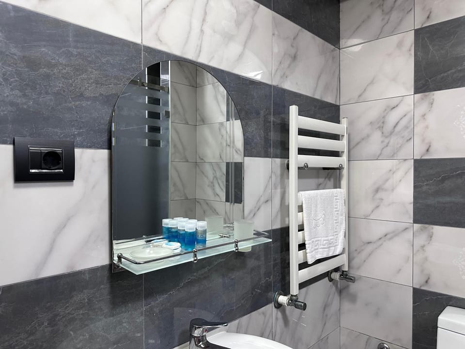 Shower, Bathroom, towels