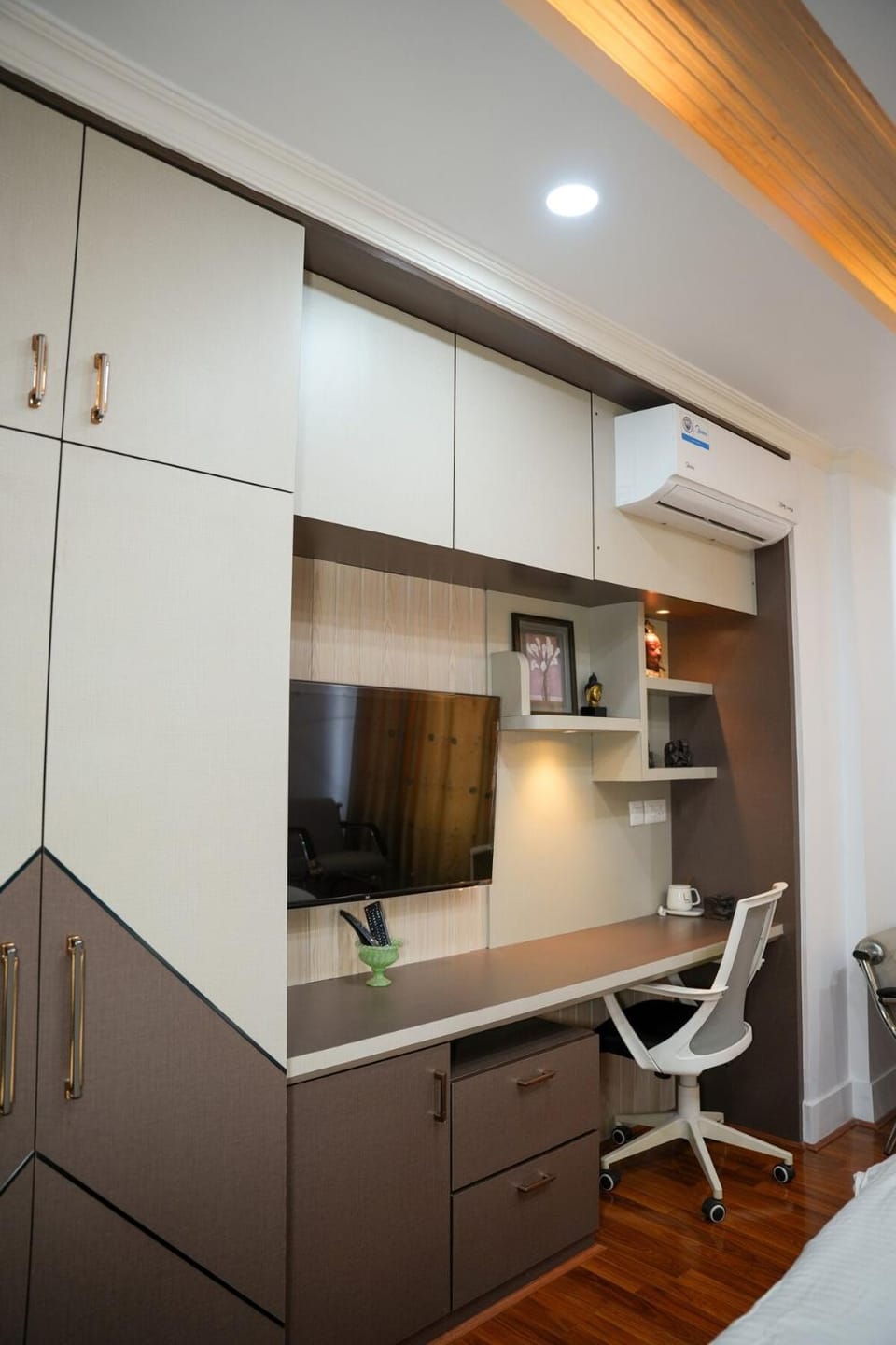 TV and multimedia, pet friendly