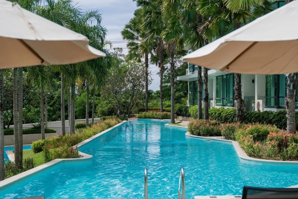 La Vita 5 star Super 1 Bdr Nai Harn Beach Apartment in Rawai