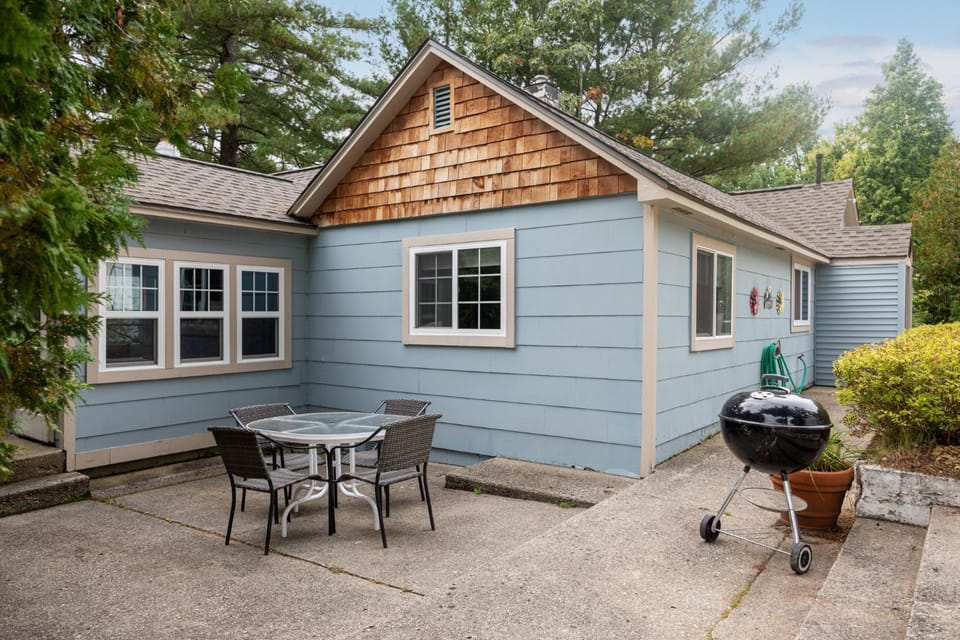 Rennie Lake Hideaway House in Michigan