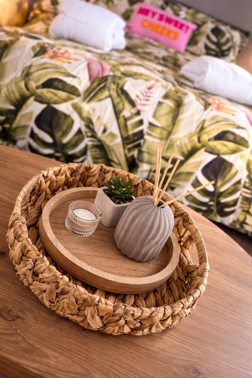 Grass Roots Retreat Luxury tent in Wales