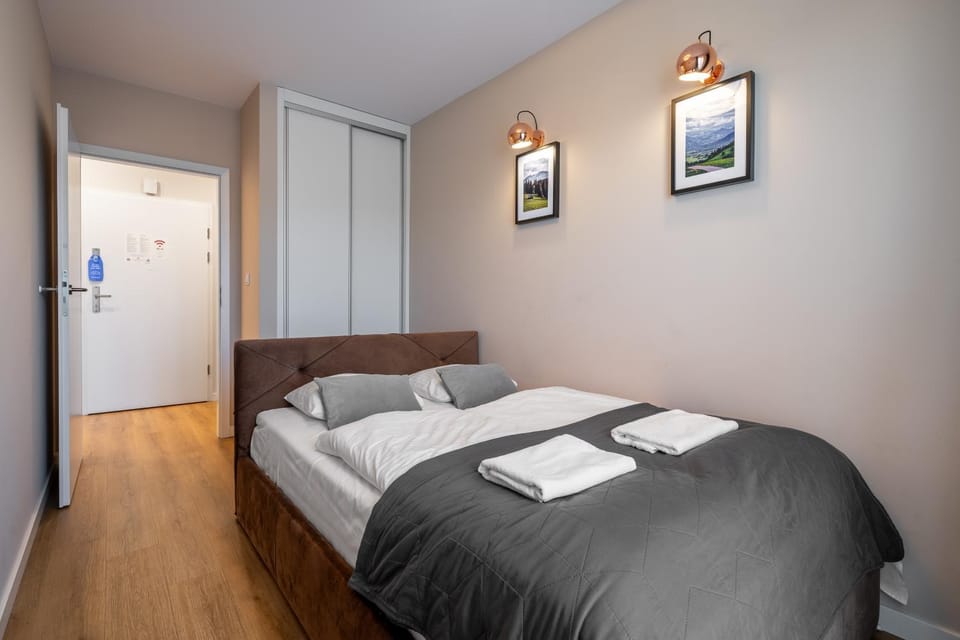 Bed, Photo of the whole room, Bedroom, towels, wardrobe