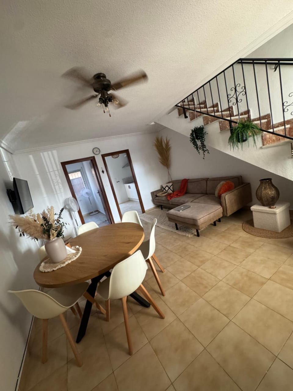 Living room, Dining area