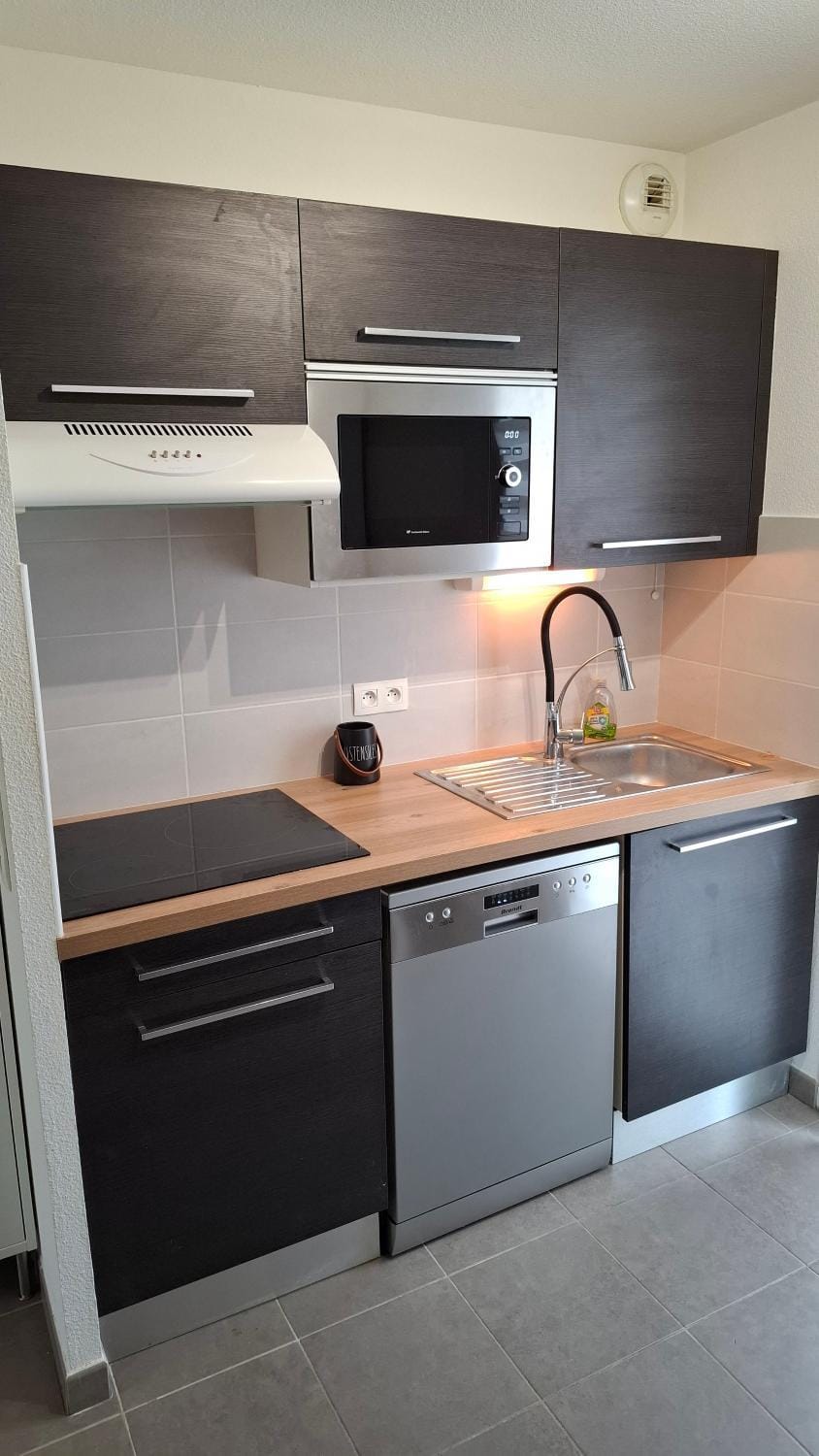 Kitchen or kitchenette