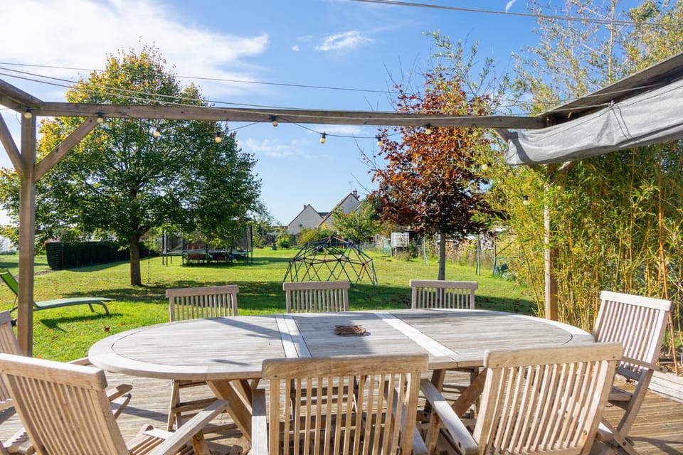 Property building, Garden, Garden view