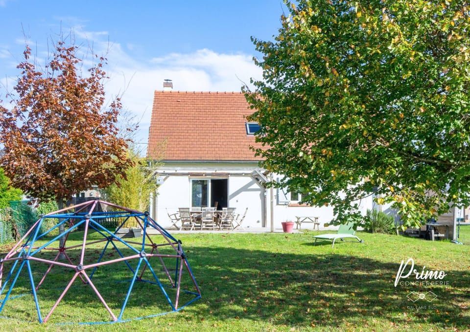 Property building, Spring, Day, Natural landscape, Children play ground, Garden, Garden view