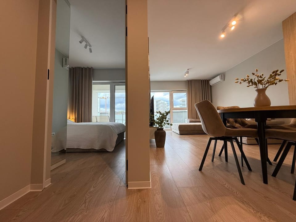 Bed, Living room, Photo of the whole room, Seating area, Dining area, Bedroom, air conditioner