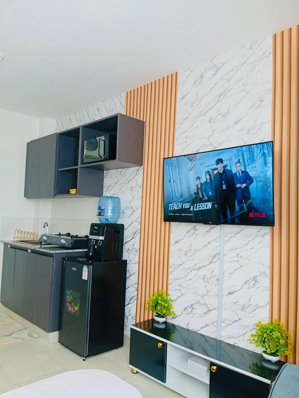 Sunny Charm Studio Wi-fi & Netflix Apartment in Nairobi County