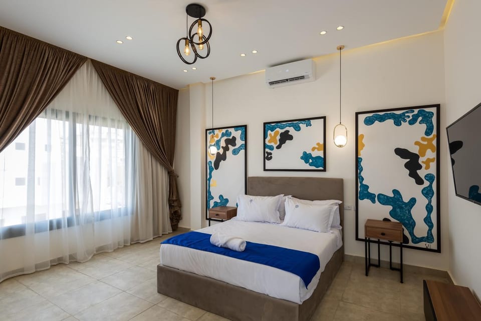 Bed, Photo of the whole room, Bedroom, air conditioner