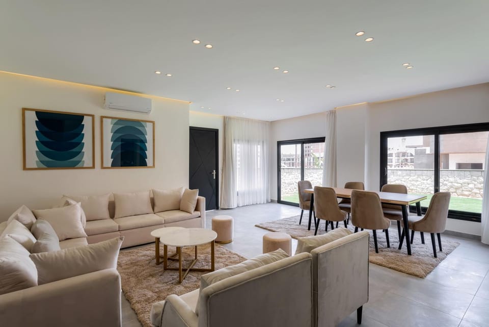 Living room, Seating area, Dining area