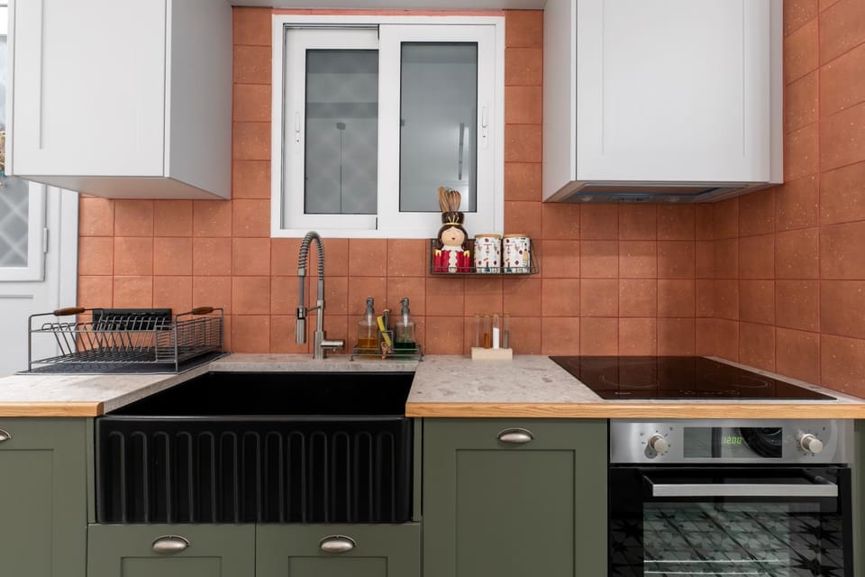 Kitchen or kitchenette, oven, stove