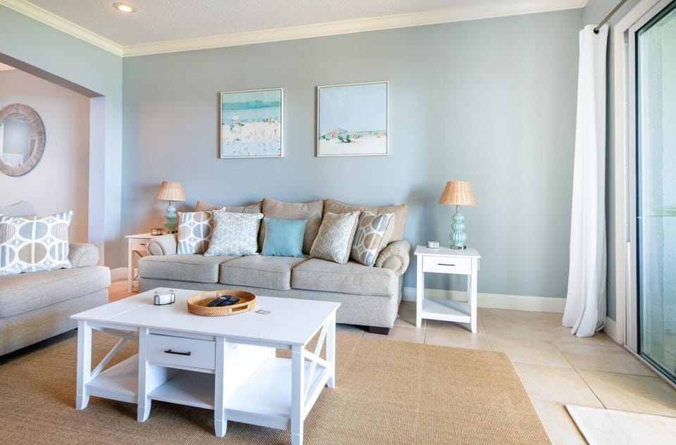 Oceanfront Condo with Resort Pools House in Palm Coast