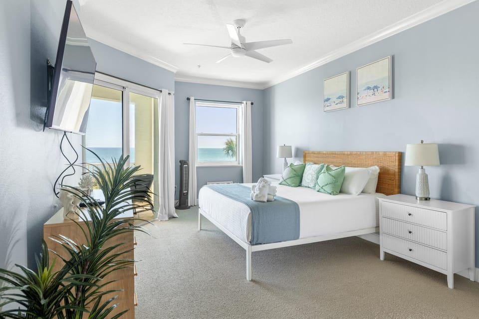 Oceanfront Condo with Resort Pools House in Palm Coast