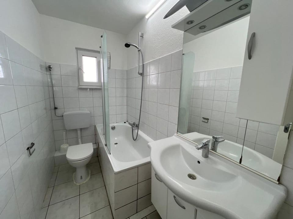 Shower, Toilet, Bathroom, Bath