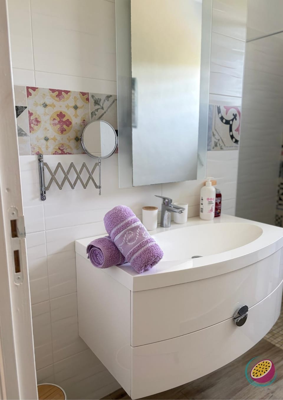 Bathroom, towels