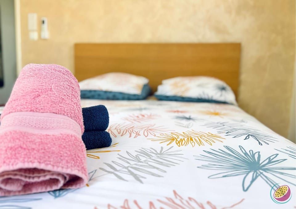 Bed, Photo of the whole room, Bedroom, towels