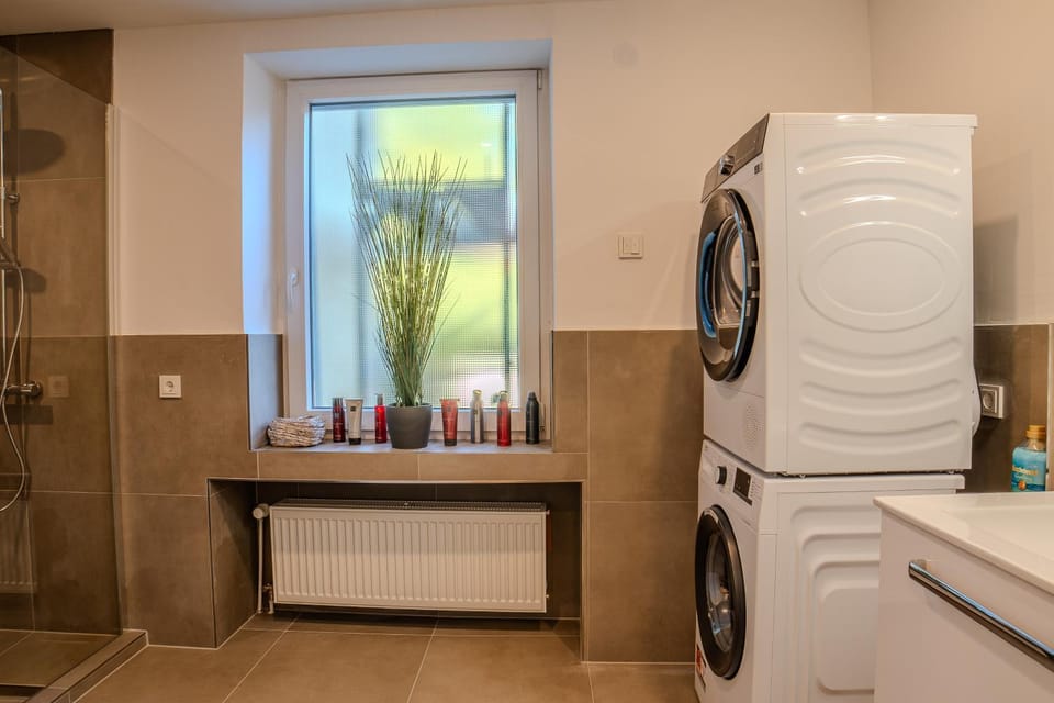 Shower, Toilet, Bathroom, washing machine, dryer