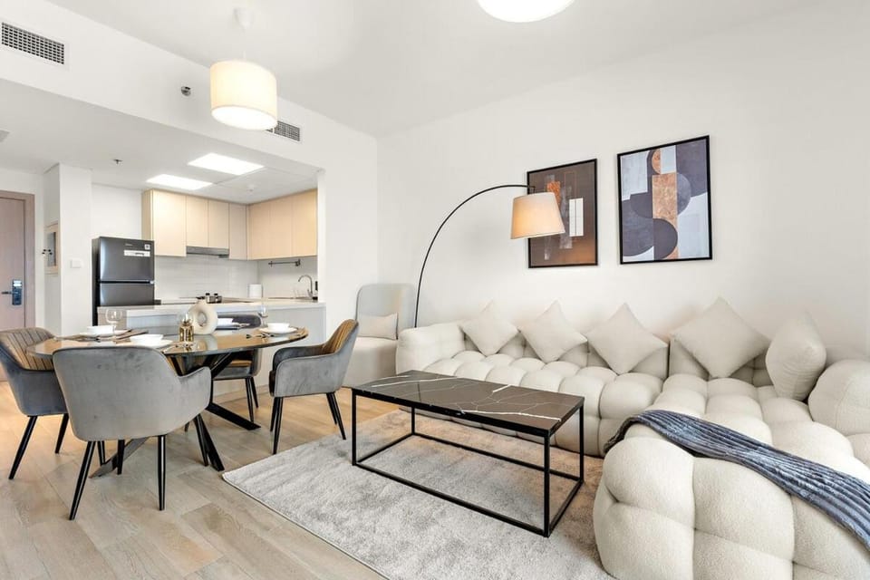 FIRST CLASS 2BR Yas Island Living Apartment in Abu Dhabi