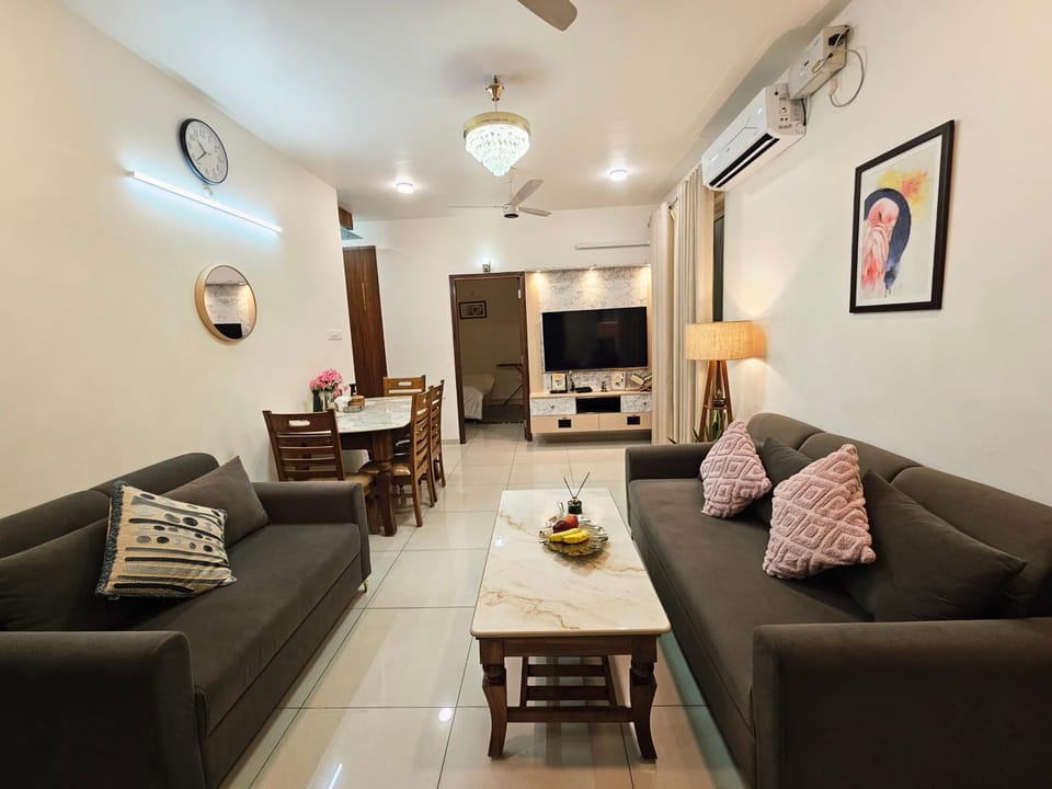 Cherry Blossom Hideaway Elegant 3BHK Cozy Ambience With Pool Apartment in Goa, India