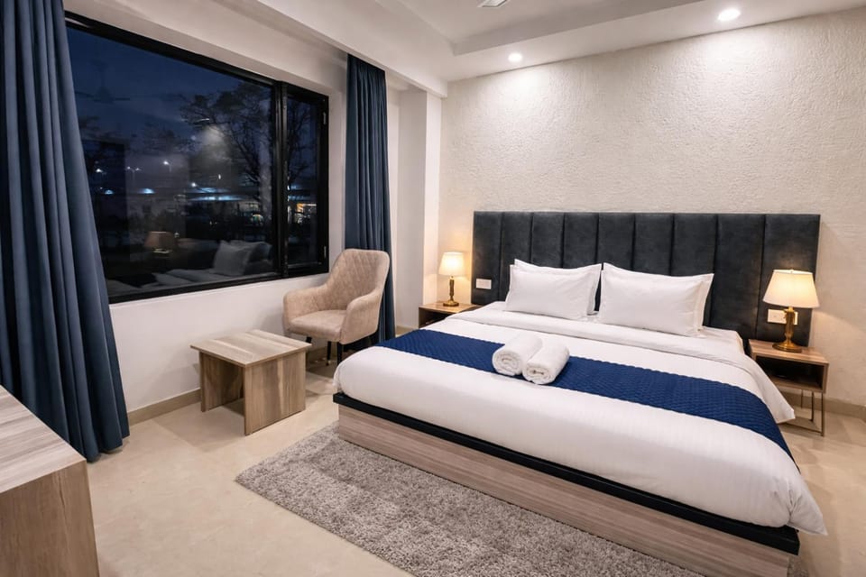 Bed, TV and multimedia, Photo of the whole room, towels, air conditioner