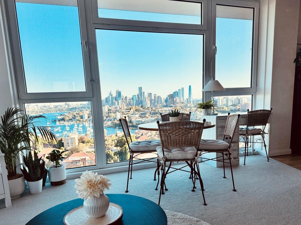 View (from property/room), Dining area, City view, Sea view