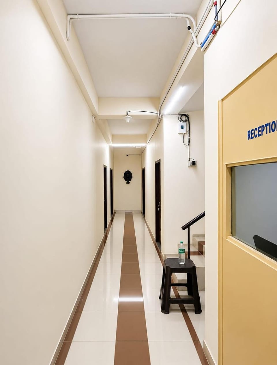 Property building, Lobby or reception, internet