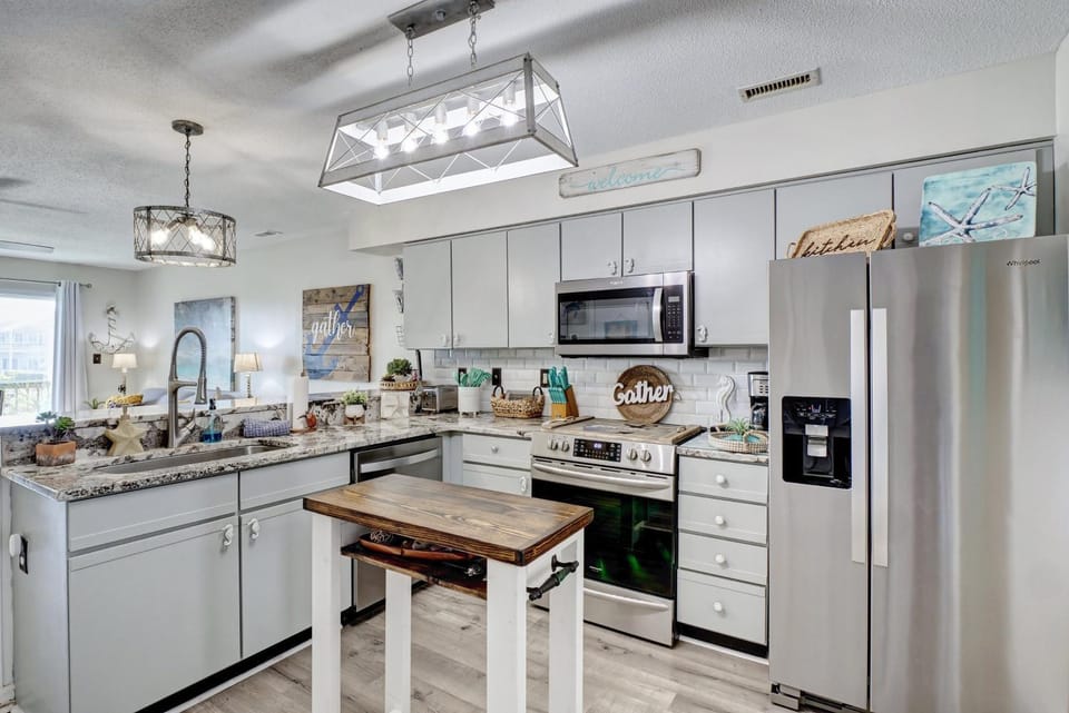 Beachy Chic House in Surf City