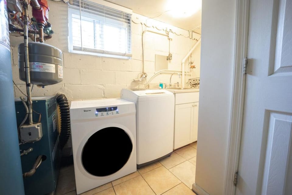 Bright 3bed basement with backyard & free parking Apartment in Mount Vernon