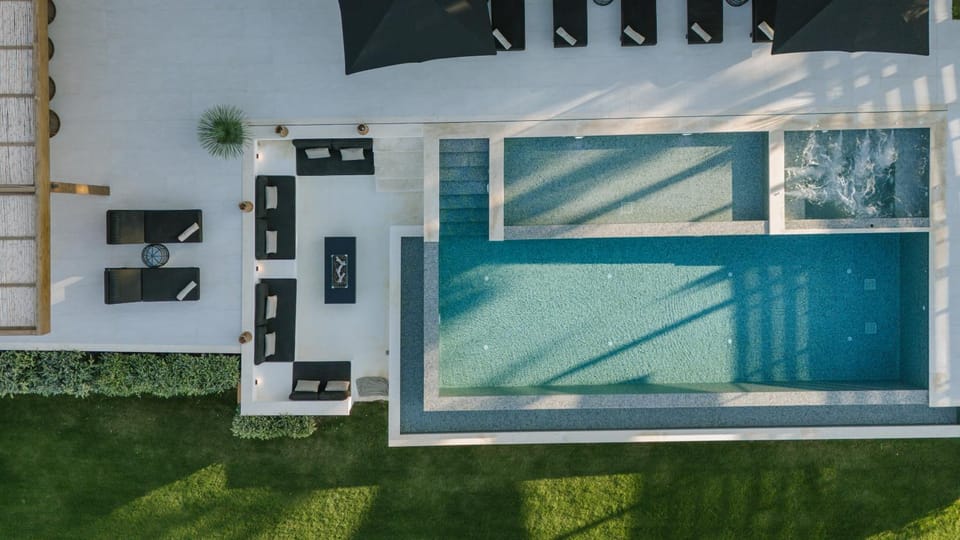Pool view, Swimming pool