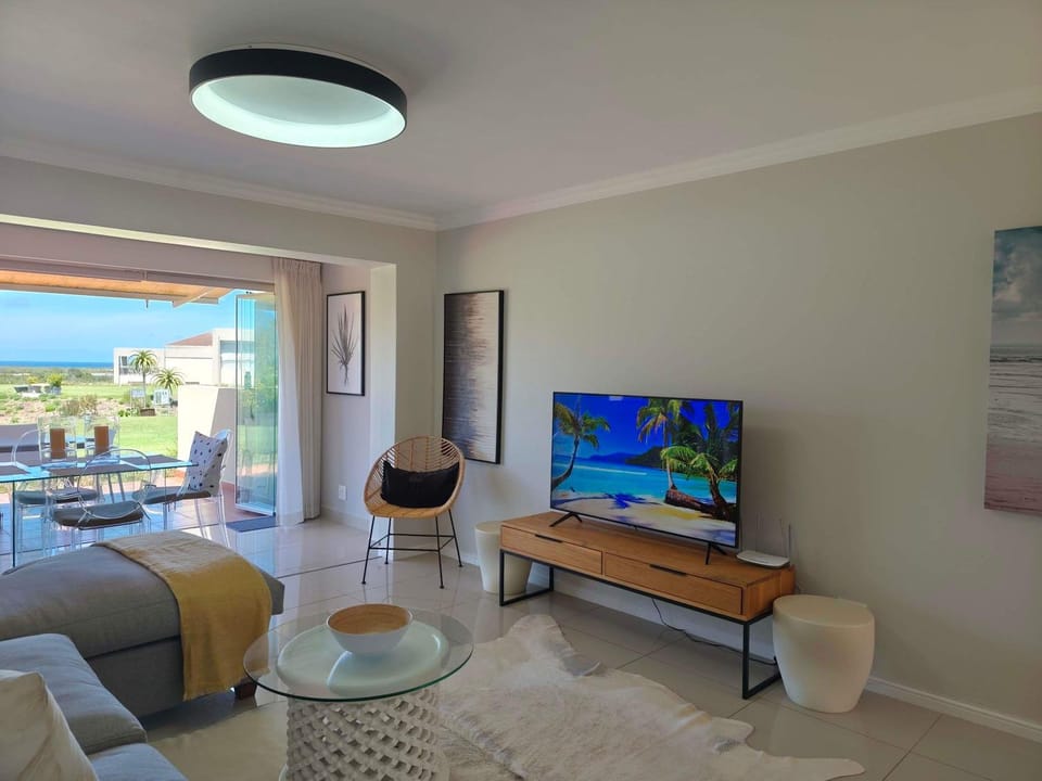 Salty Goose - 2BD APT Sea & Lagoon Views Apartment in Plettenberg Bay