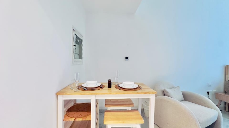 Seating area, Dining area
