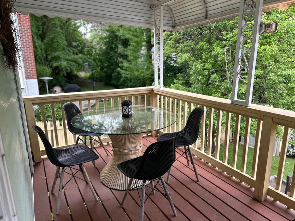 3bedroom APT with balcony & free street parking Apartment in Mount Vernon