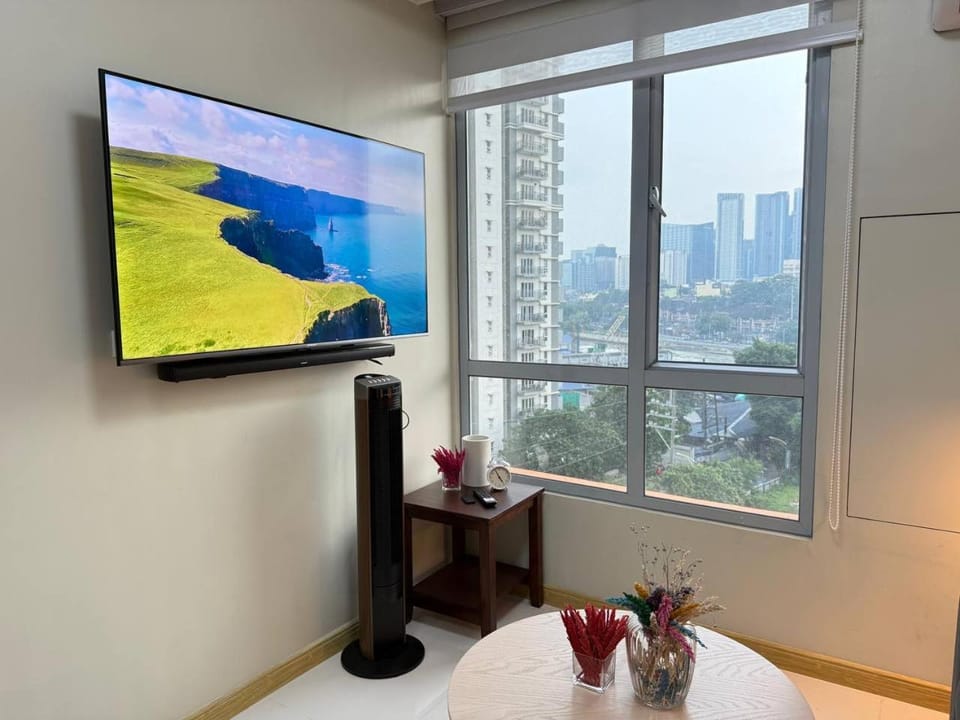 Communal lounge/ TV room, TV and multimedia, Evening entertainment