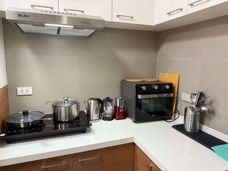 Coffee/tea facilities, Kitchen or kitchenette, minibar, pet friendly, stove, toaster