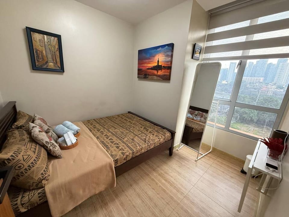 Bed, TV and multimedia, Photo of the whole room, Bedroom, hair dresser